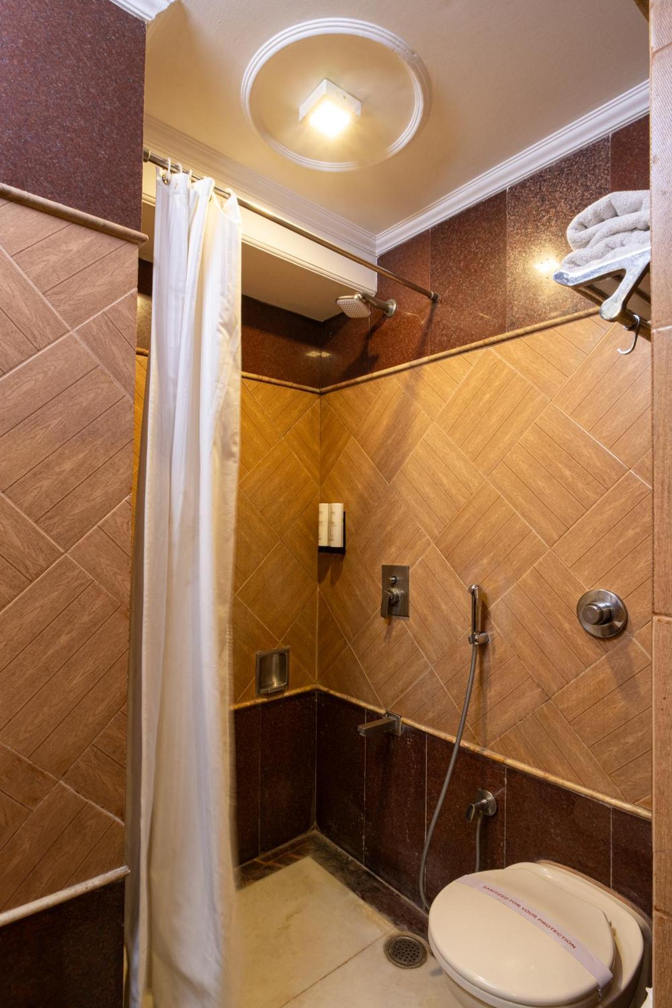 Hotel Sunstar Grand Delhi  Exterior photo